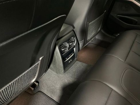 Used 2022 BMW 330i xDrive Sedan w/ Premium Package image 19