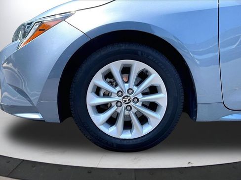 Used 2021 Toyota Corolla LE w/ LE Convenience Package FWD image 31