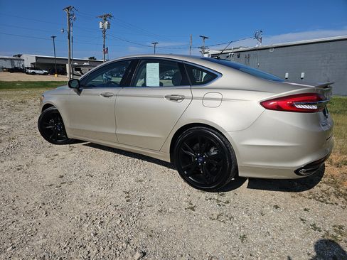 Used 2017 Ford Fusion Titanium FWD image 7