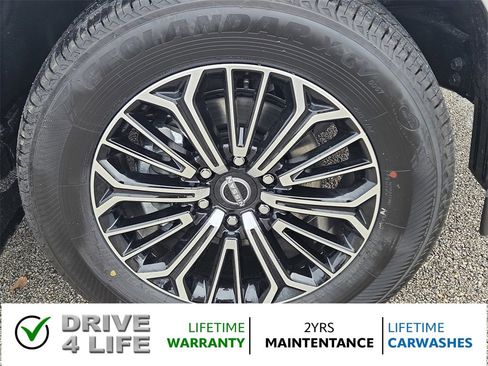 New 2025 Nissan Armada SL image 9