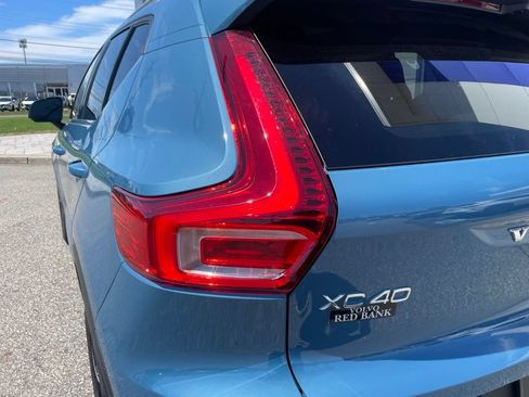 Used 2025 Volvo XC40 B5 Core AWD/4WD image 11