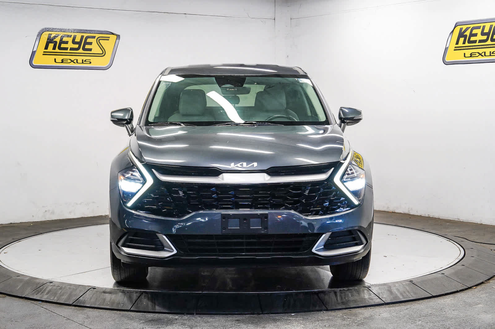 Used 2023 Kia Sportage EX FWD image 6