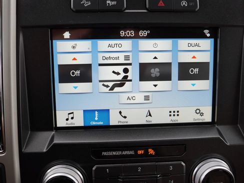 Certified 2018 Ford F150 Lariat w/ Equipment Group 502A Luxury AWD/4WD image 29