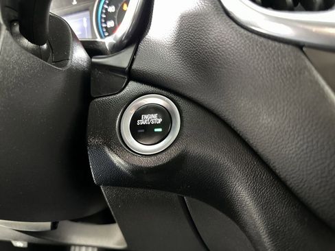 Used 2020 Chevrolet Equinox LT image 16