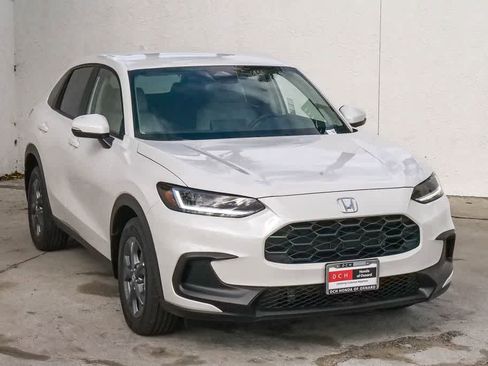 New 2026 Honda HR-V LX image 3