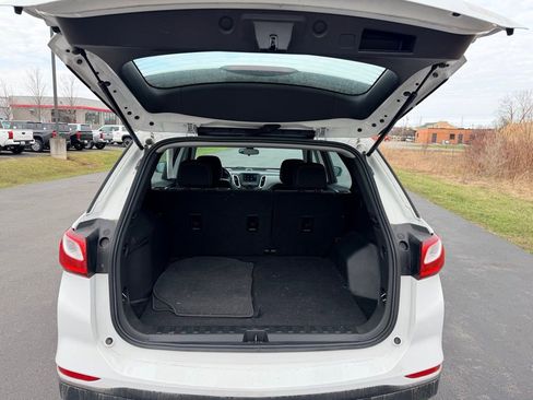 Used 2021 Chevrolet Equinox LS image 4