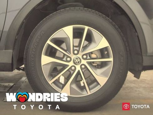 Used 2017 Toyota RAV4 XLE image 1