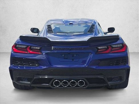 Used 2025 Chevrolet Corvette Z06 RWD image 7