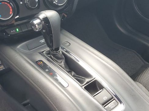 Used 2019 Honda HR-V Sport image 29