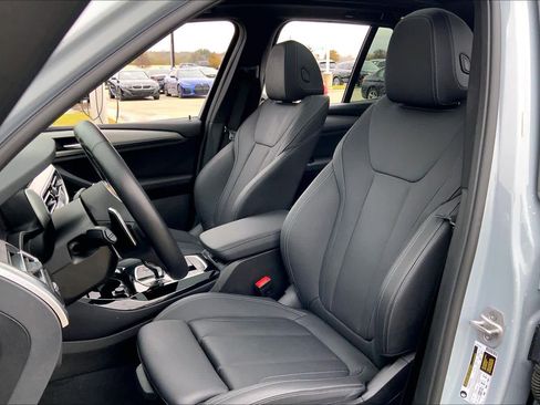 Used 2024 BMW X3 sDrive30i w/ Premium Package w/ZPA image 7