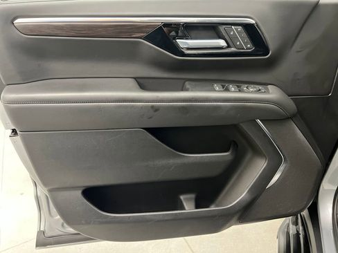 Used 2025 Chevrolet Tahoe LT AWD/4WD image 11