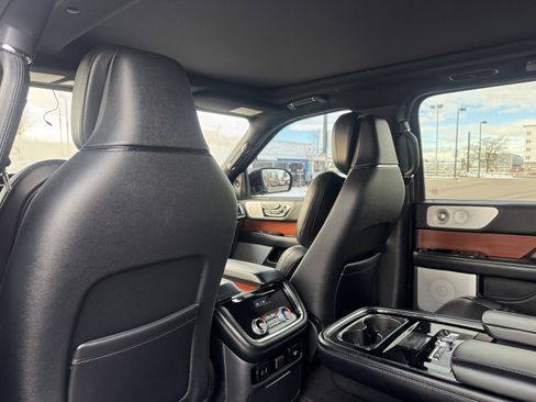 Used 2020 Lincoln Navigator L Reserve w/ Luxury Package image 14