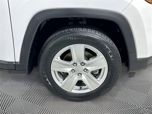 Certified 2022 Jeep Compass Latitude w/ Convenience Group image 16