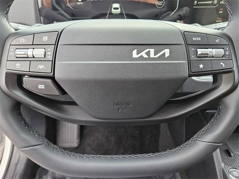 New 2025 Kia K4 EX image 21
