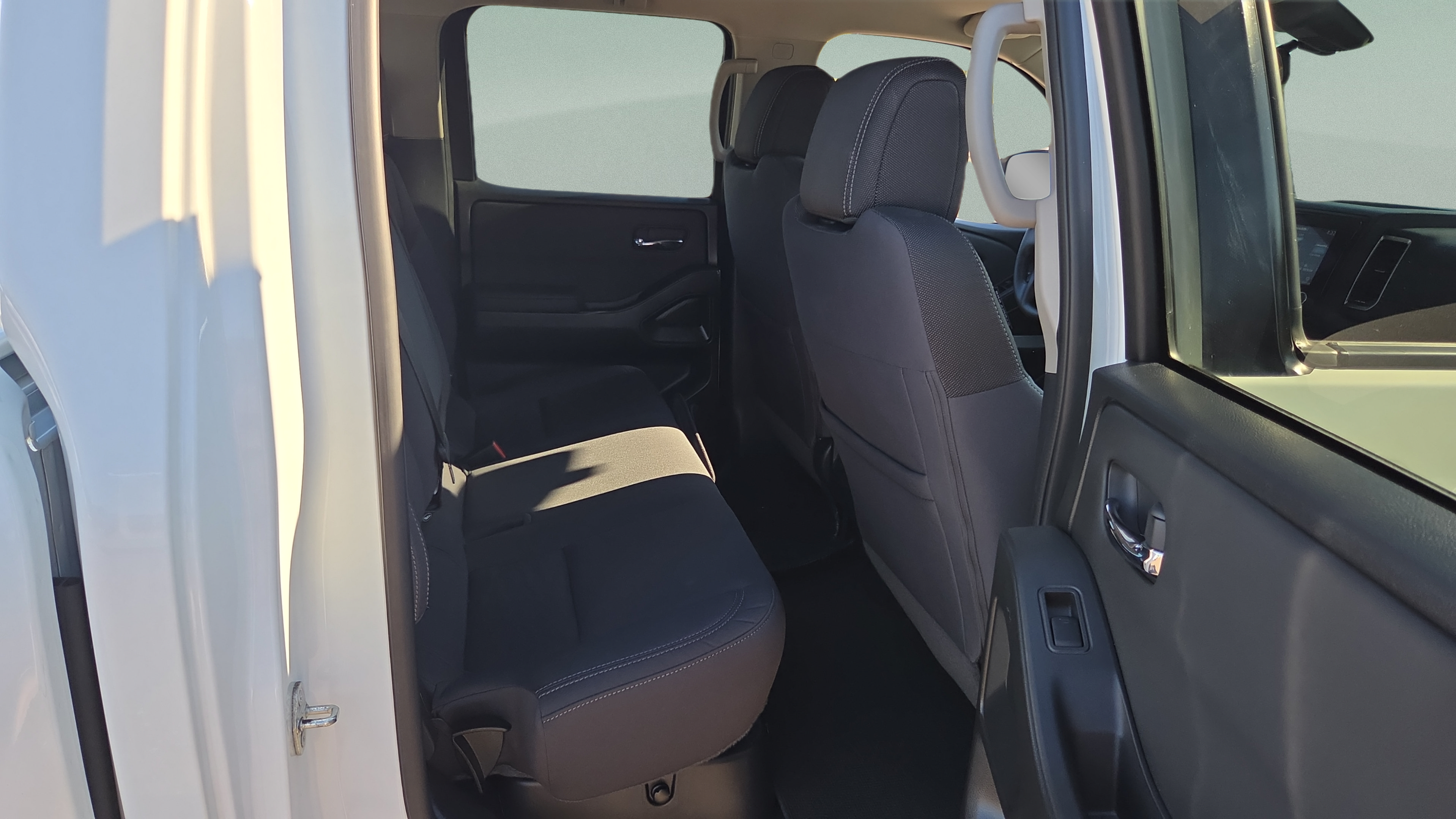 Used 2022 Nissan Frontier SV AWD/4WD image 20