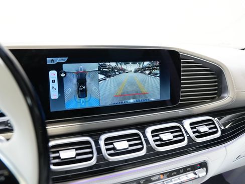 Used 2025 Mercedes-Benz Maybach GLS 600 4MATIC image 70