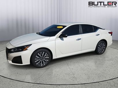 Used 2024 Nissan Altima 2.5 SV