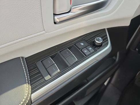 Certified 2025 Toyota Sienna XSE AWD/4WD image 31