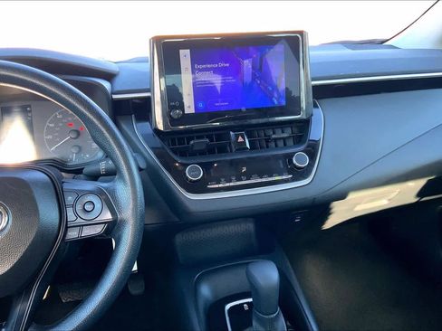 Used 2025 Toyota Corolla LE image 7