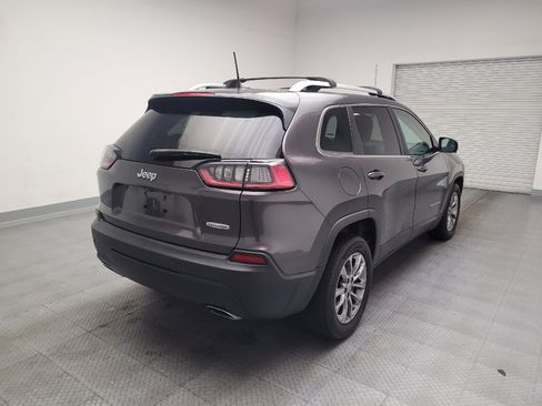 Used 2019 Jeep Cherokee Latitude Plus w/ Comfort/Convenience Group FWD image 9