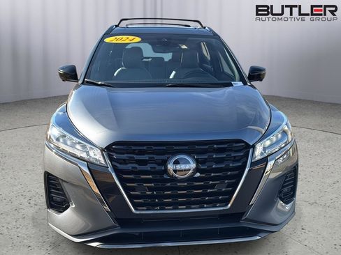Used 2024 Nissan Kicks SR w/ SR Premium Package image 7