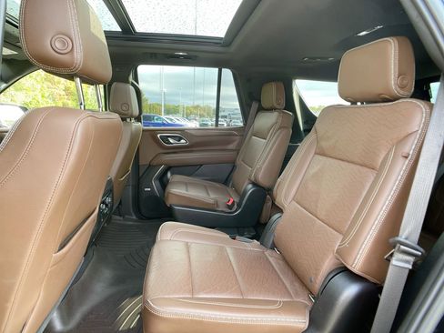 Used 2021 Chevrolet Tahoe High Country w/ Premium Package image 25