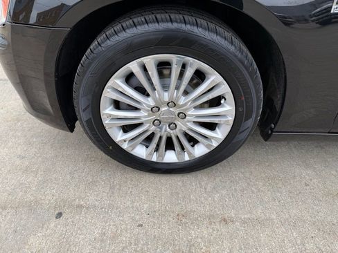 Used 2012 Chrysler 300 C AWD/4WD image 12