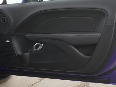 Used 2016 Dodge Challenger R/T Plus image 9