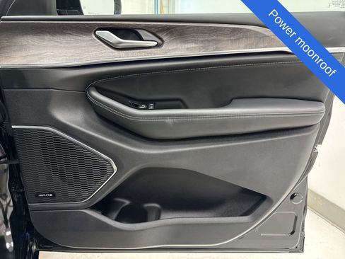 Used 2024 Jeep Grand Cherokee Overland w/ Trailer Tow Package image 8