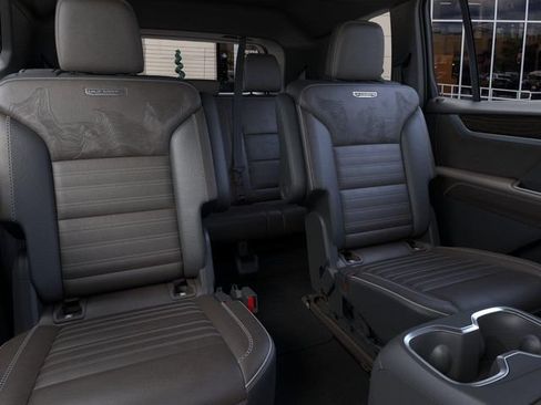 New 2026 GMC Acadia Denali Ultimate FWD image 17