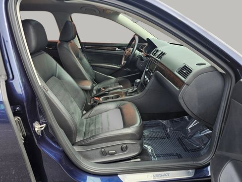 Used 2015 Volkswagen Passat TDI SEL Premium FWD image 24