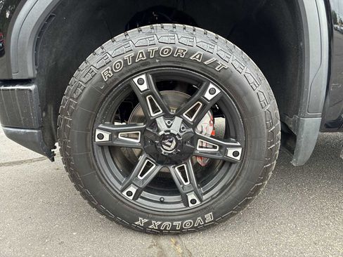 Used 2023 GMC Sierra 1500 Pro w/ Graphite Edition AWD/4WD image 18