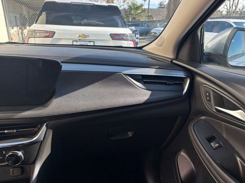 Used 2025 Buick Encore GX Preferred image 35