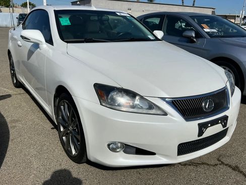 Used 2013 Lexus IS 250C RWD image 3