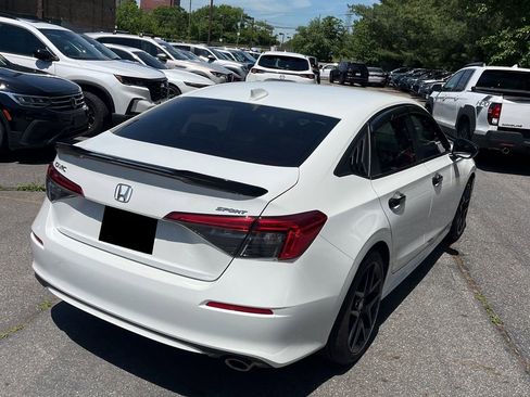 Used 2024 Honda Civic Sport image 6