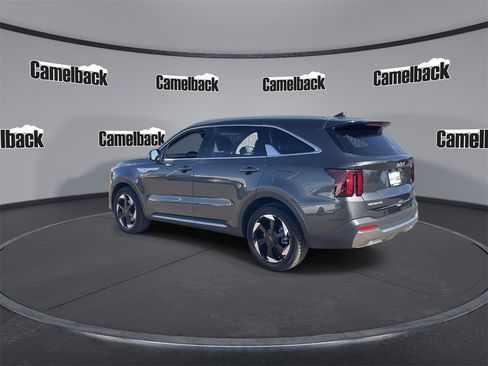 Certified 2025 Kia Sorento EX image 5