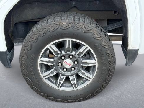 Used 2024 GMC Sierra 1500 AT4 AWD/4WD image 11