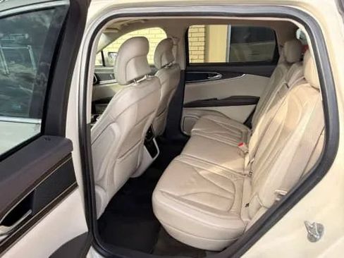 Used 2018 Lincoln MKX Reserve FWD image 5