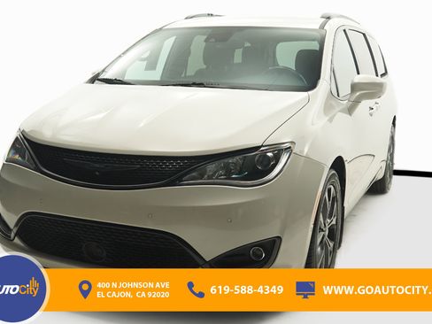 Used 2020 Chrysler Pacifica Touring-L Plus FWD image 1