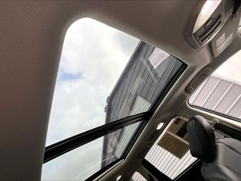 Used 2019 Subaru Ascent Limited image 13