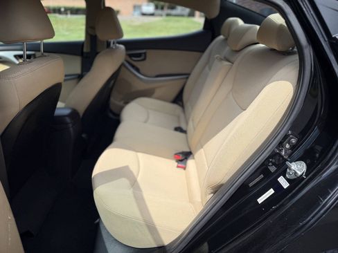 Used 2013 Hyundai Elantra GLS w/ Preferred Pkg FWD image 16