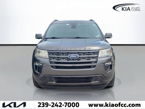 Used 2019 Ford Explorer XLT w/ Equipment Group 202A FWD image 2