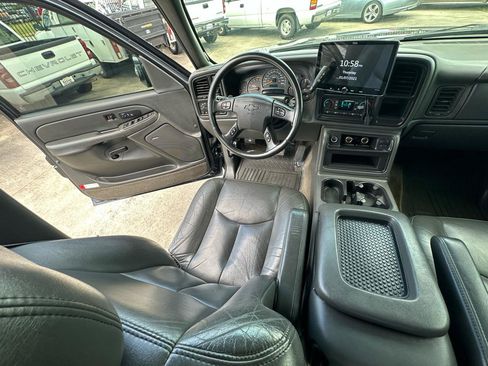 Used 2004 Chevrolet Silverado 2500 LT w/ Skid Plate Package AWD/4WD image 25