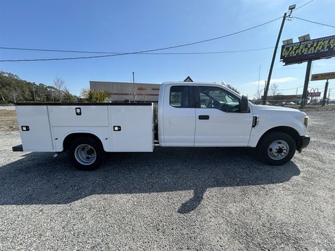Used 2019 Ford F350 XL w/ Trailer Tow Package image 5