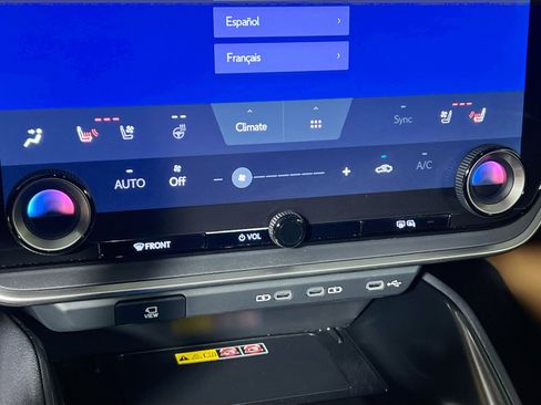 Used 2023 Lexus RZ 450e Premium image 27