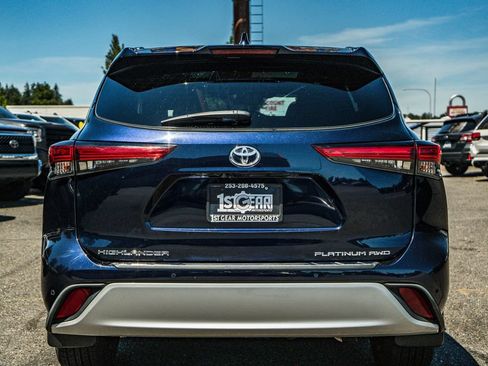 Used 2021 Toyota Highlander Platinum AWD/4WD image 16