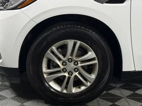 Used 2018 Buick Enclave Essence FWD image 13