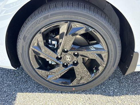 New 2026 Hyundai Elantra SEL Sport Premium image 9