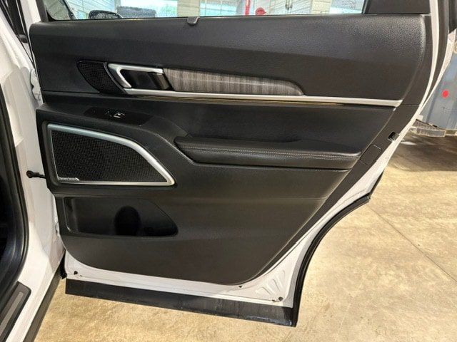 Used 2025 Kia Telluride SX AWD/4WD image 13
