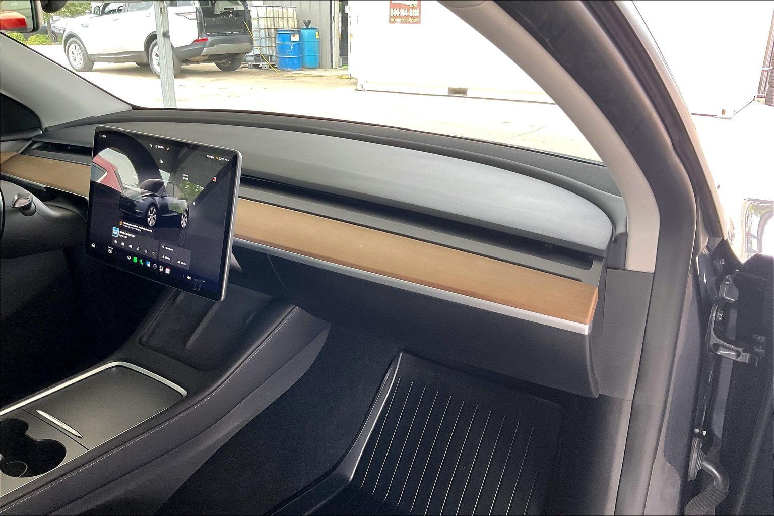 Used 2024 Tesla Model Y Long Range AWD/4WD image 22